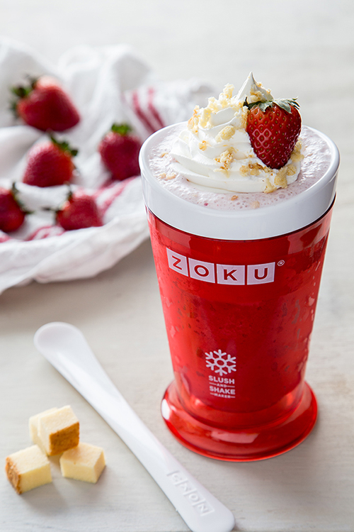 Batido de fresas y bizcocho en Zoku. Receta fácil granizadora zoku.