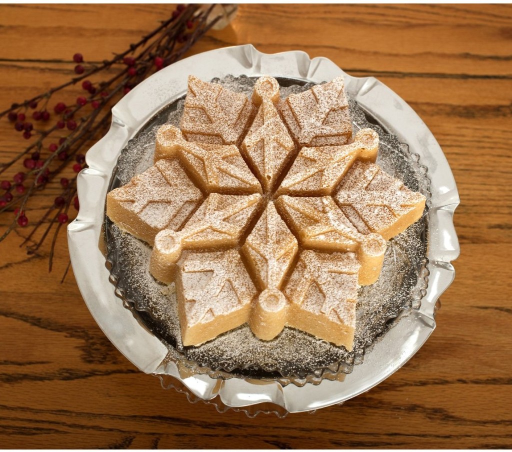 bundt cake snowflake nordicware