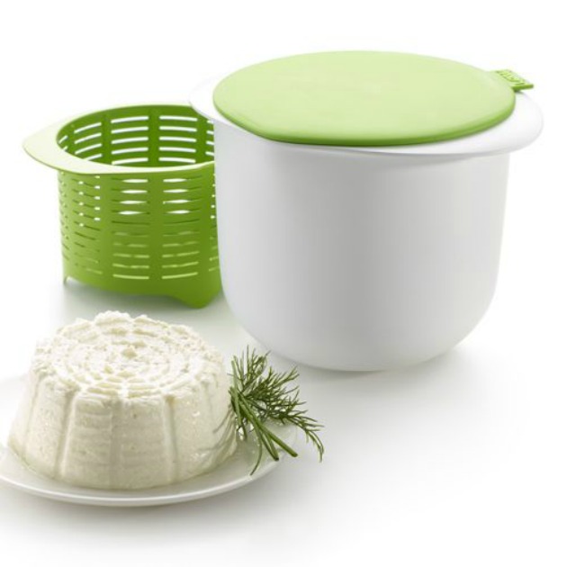 Cheese Maker de Lékué, el molde para hacer queso fresco en microondas